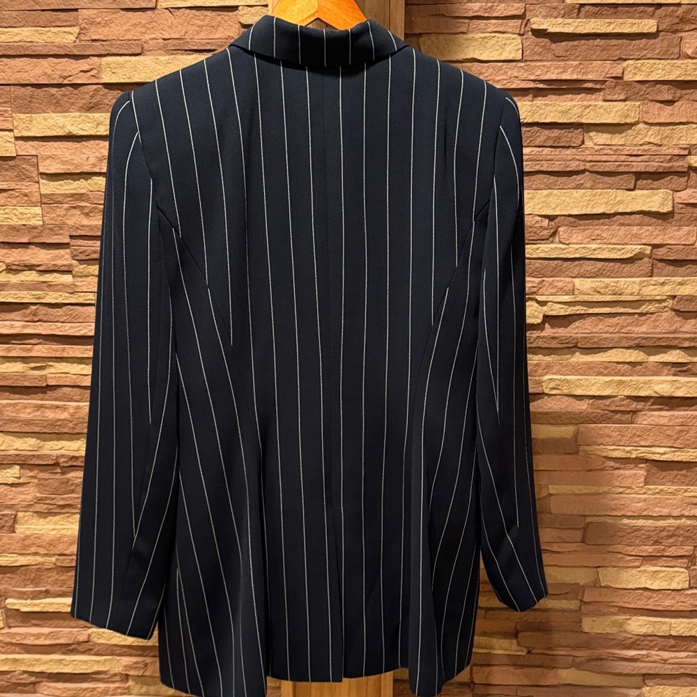 ALBERTO MAKALI Elegant Black Pinstripe Women's Blazer with Mini Skirt - Picture 12 of 14